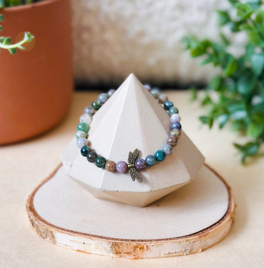 Created with Indian Agate that is known to calm anxious minds and bring strength, clarity, and higher consciousness. Helps to ensure you keep one foot on the floor even when leaping towards greatness - thanks to its solid grounding properties.