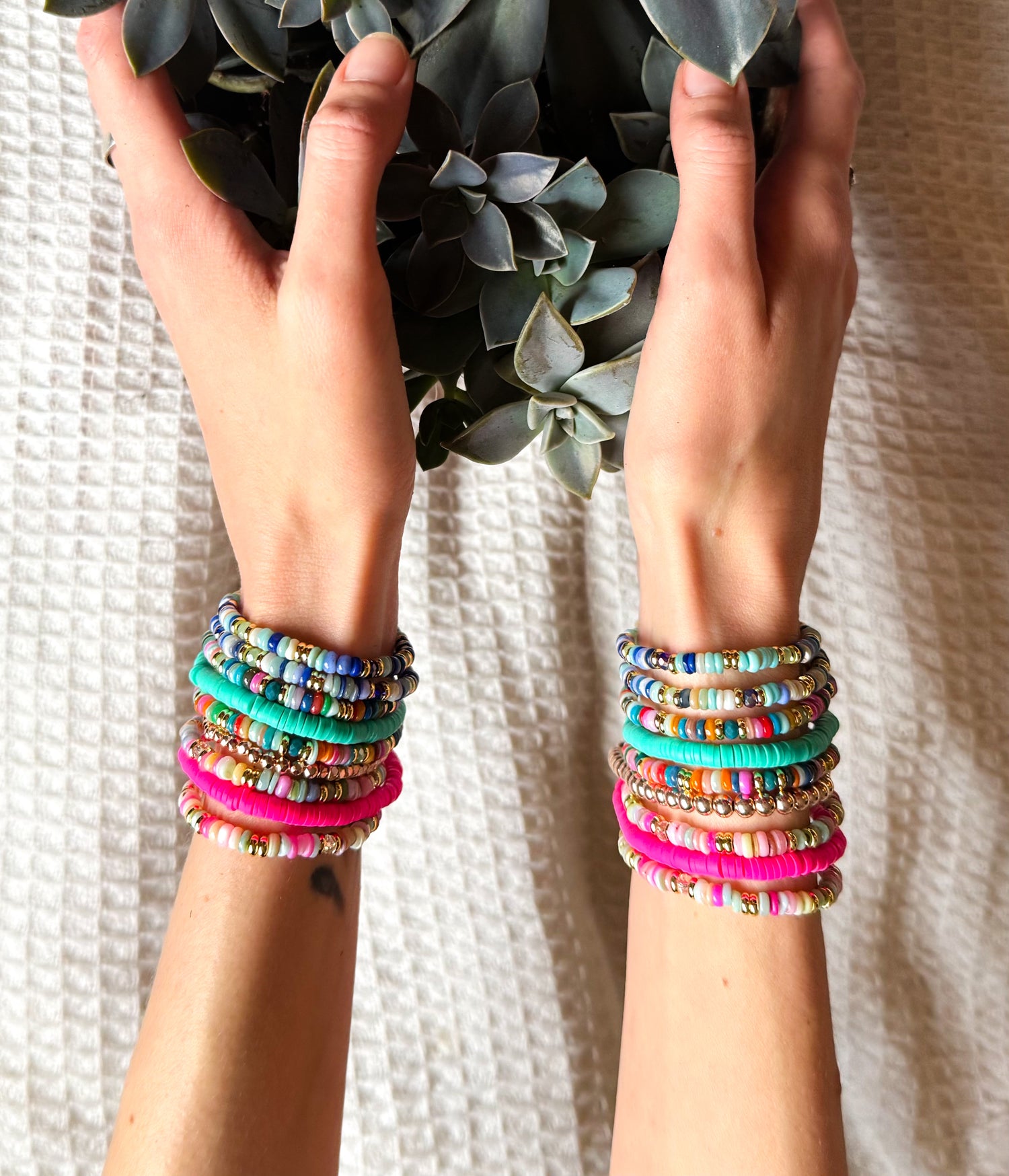 ✨ Did you know that the hand you wear your gemstone bracelet on can change its energy?
🪻 Left Hand (Receiving Side) – Wear your bracelet here to absorb the stone’s energy, invite healing, and enhance intuition. Perfect for calming, self-love, and inner peace.
🌸 Right Hand (Giving Side) – Wearing it on this side helps project energy outward, manifest intentions, and share positivity with others. Ideal for confidence, protection, and taking action.