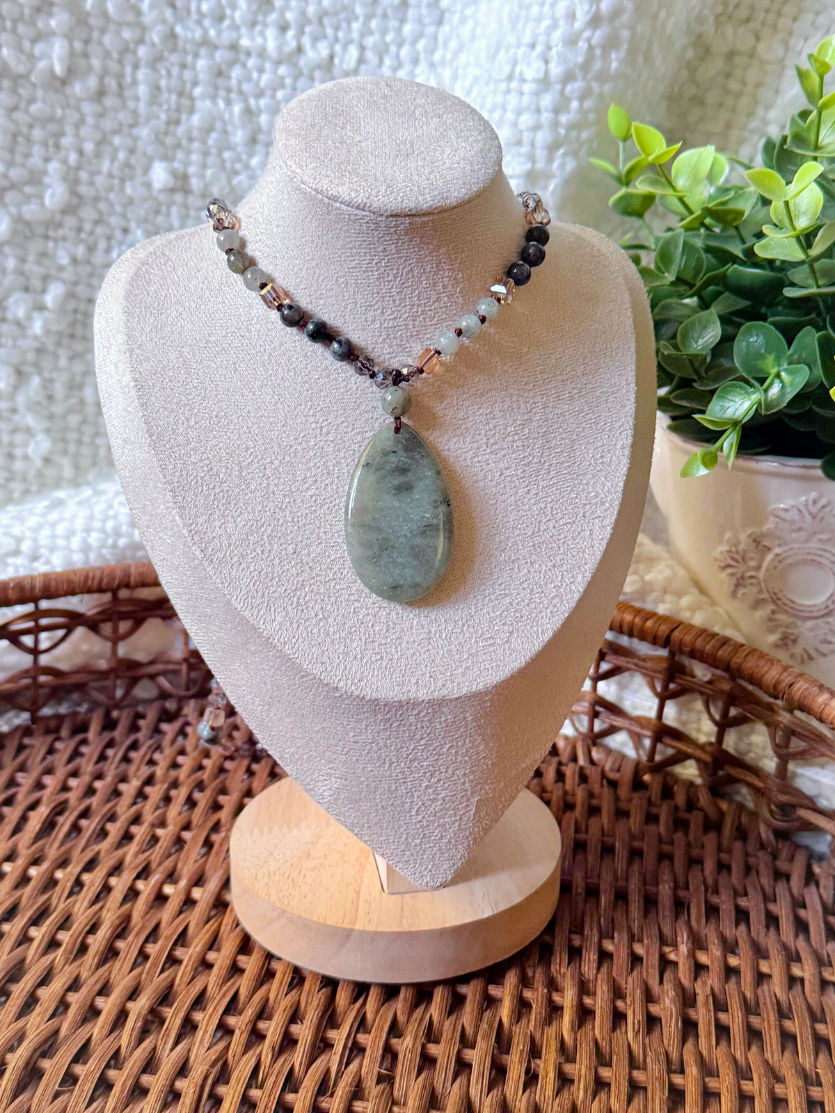 The Astrid Necklace