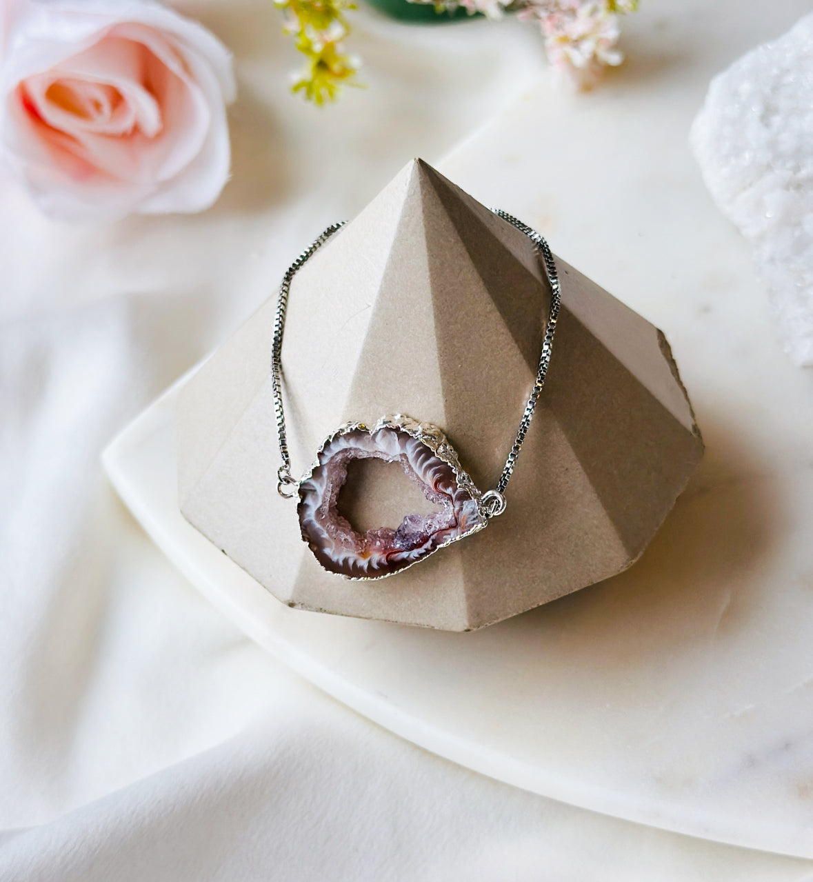 Agate Geode Minimalist Bracelet.