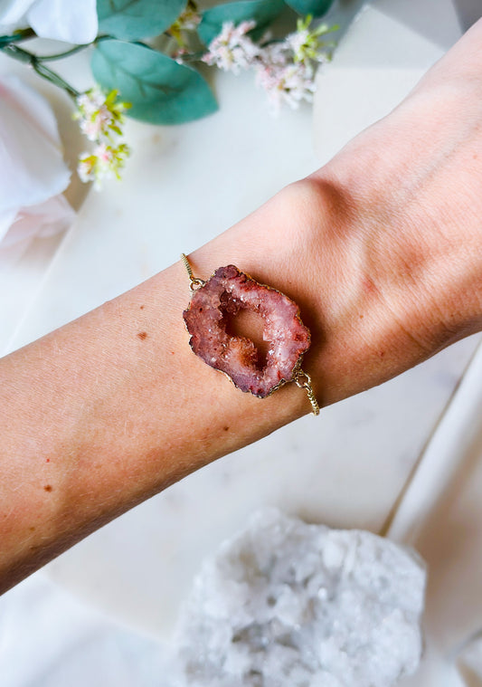 The Peach Agate Geode Minimalist bracelet