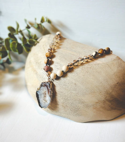 Gemstone necklace with a druzy agate pendant