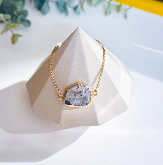 The Gold Agate Geode Minimalist