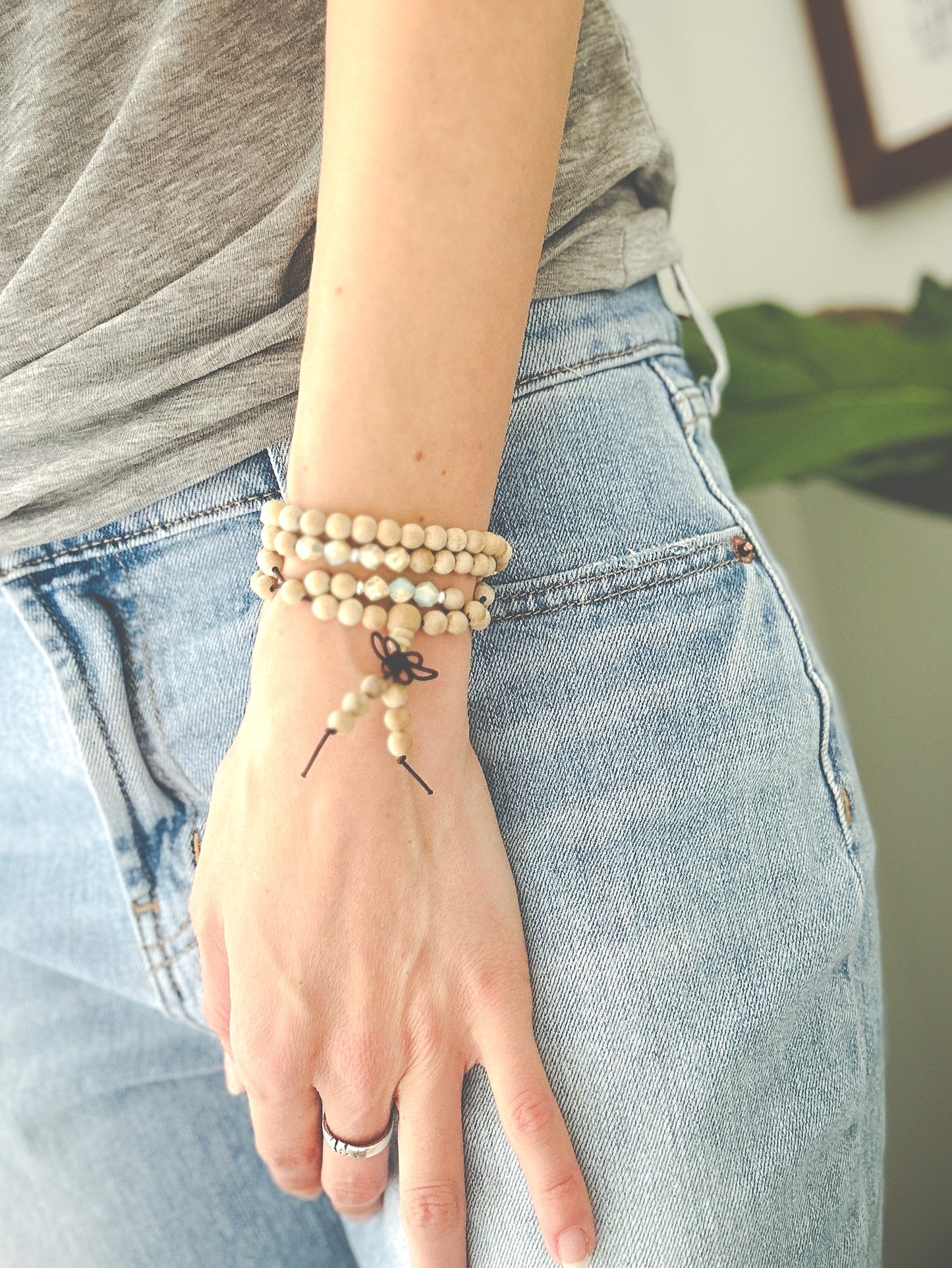 Matte Sandalwood Mala Necklace