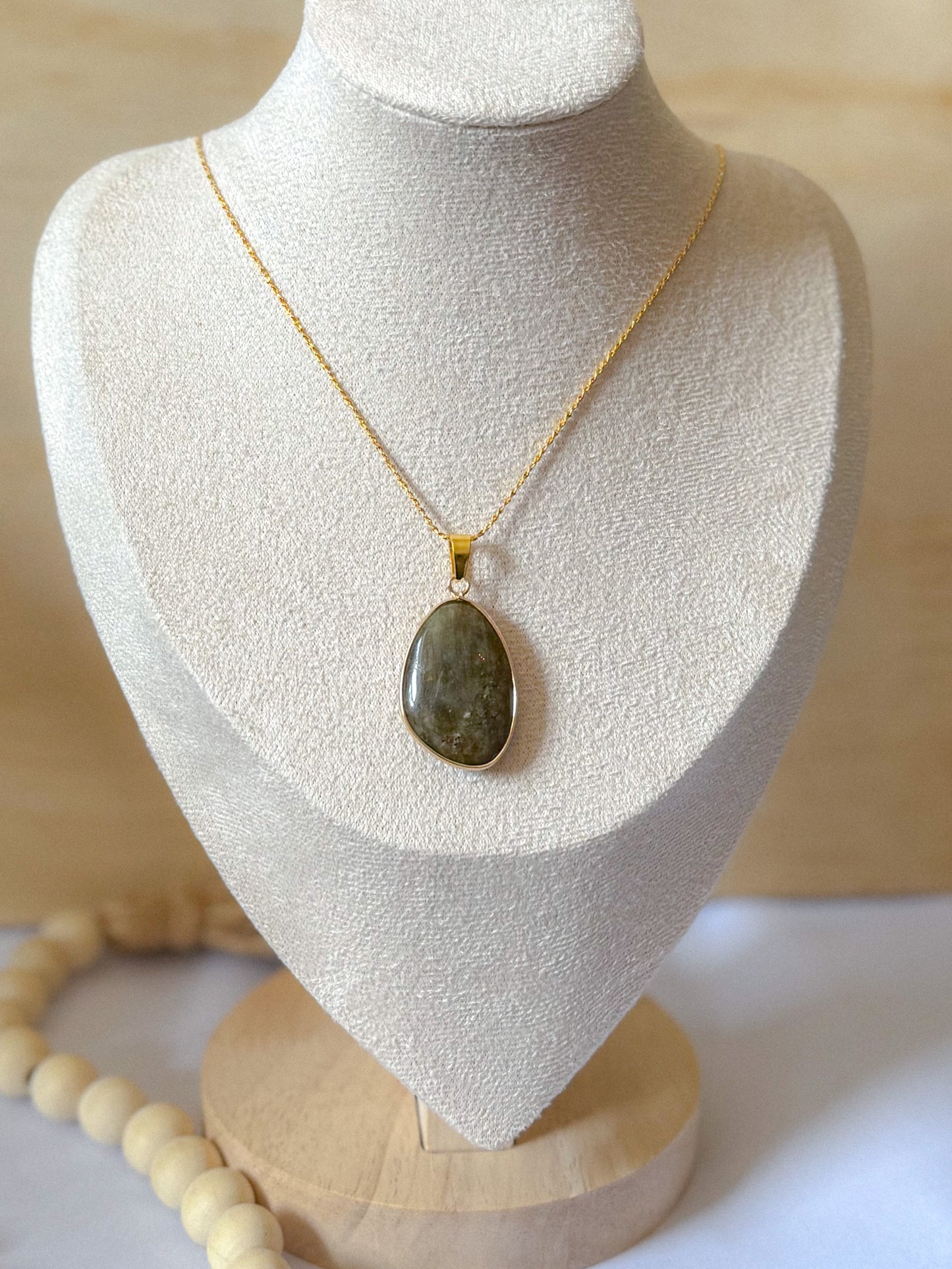 The Lumière Labradorite Necklace