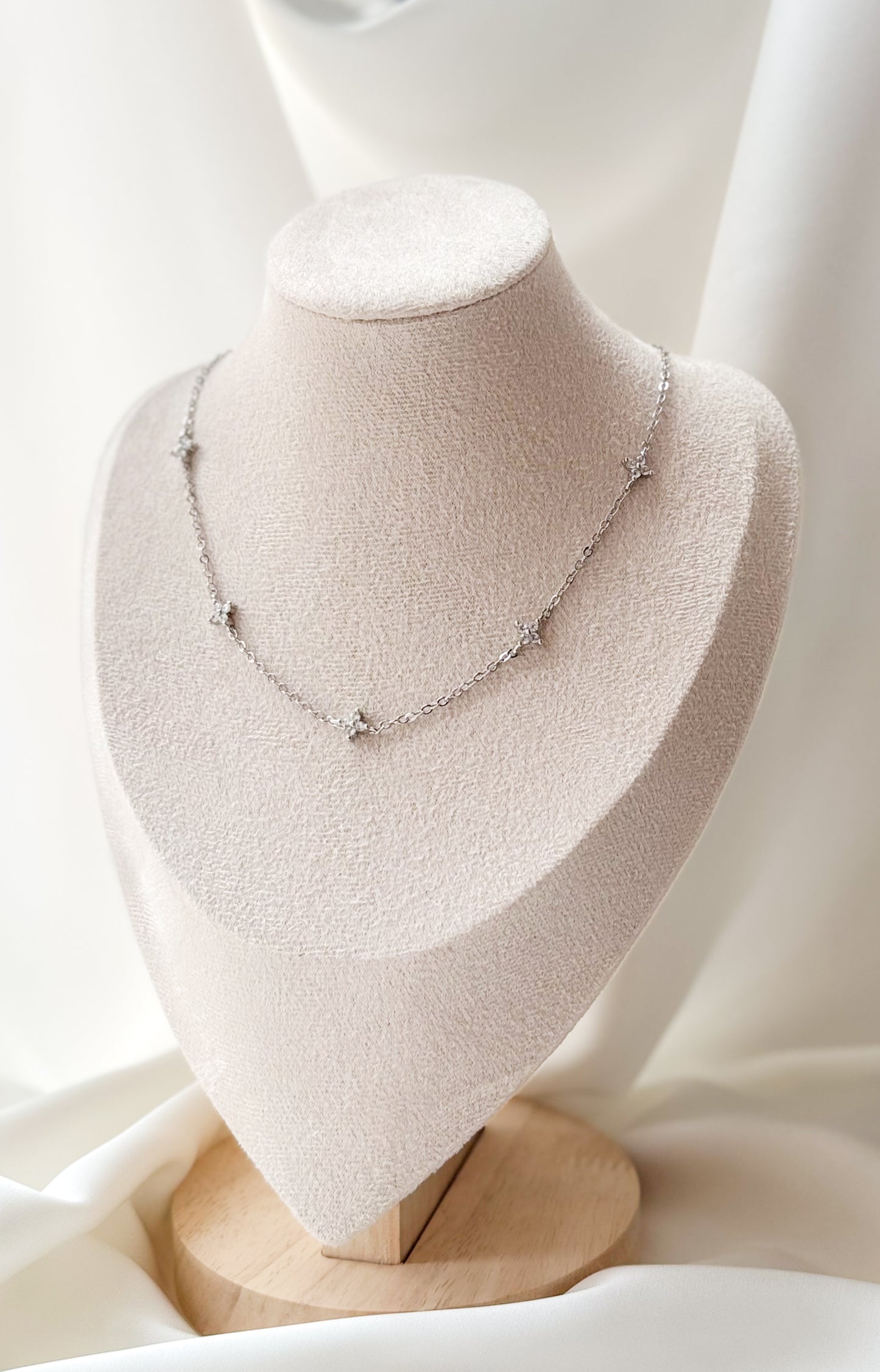 The Alora Clover Necklace