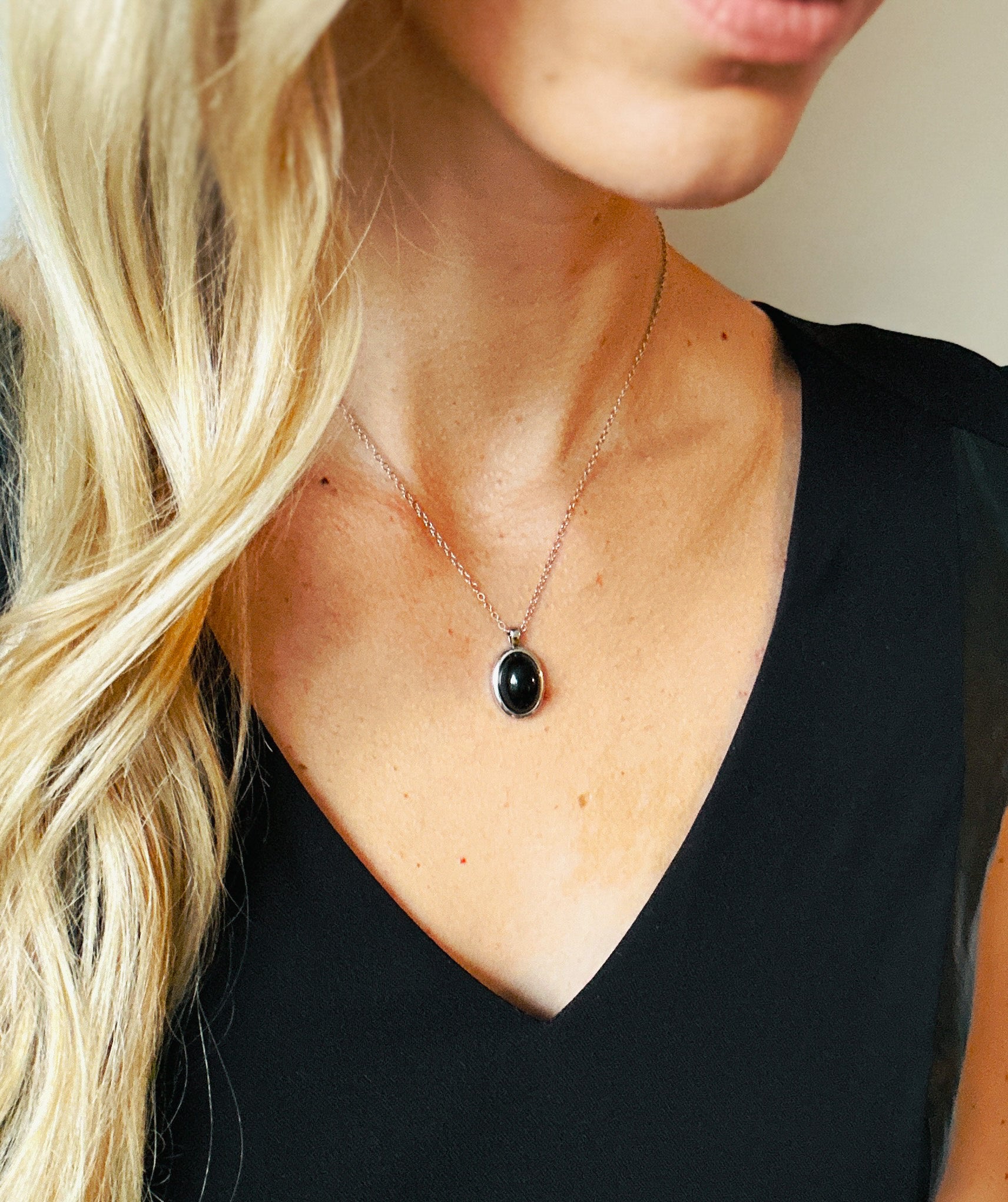 Sterling silver necklace with an Onyx Pendant for energy protection