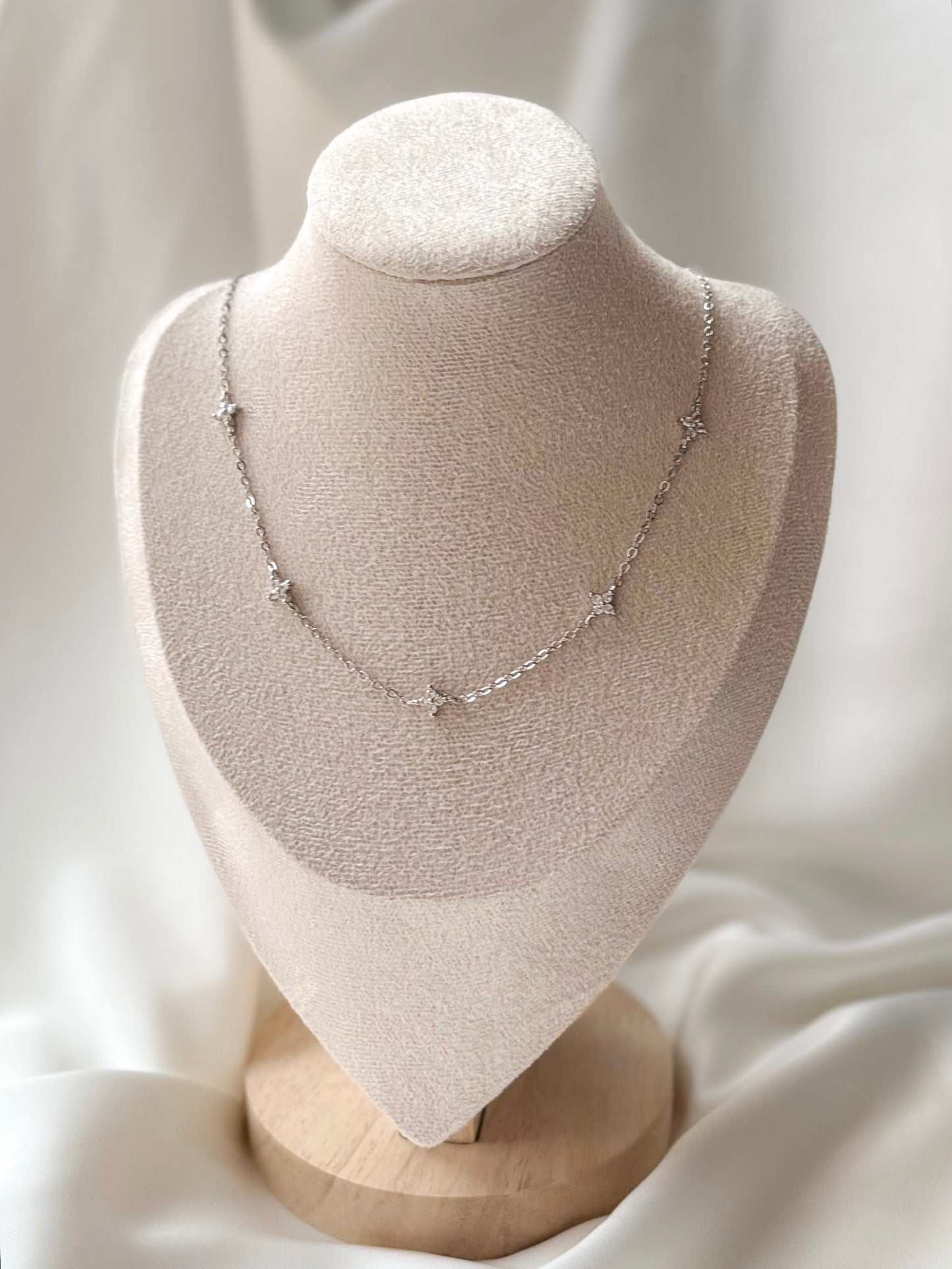 The Alora Clover Necklace