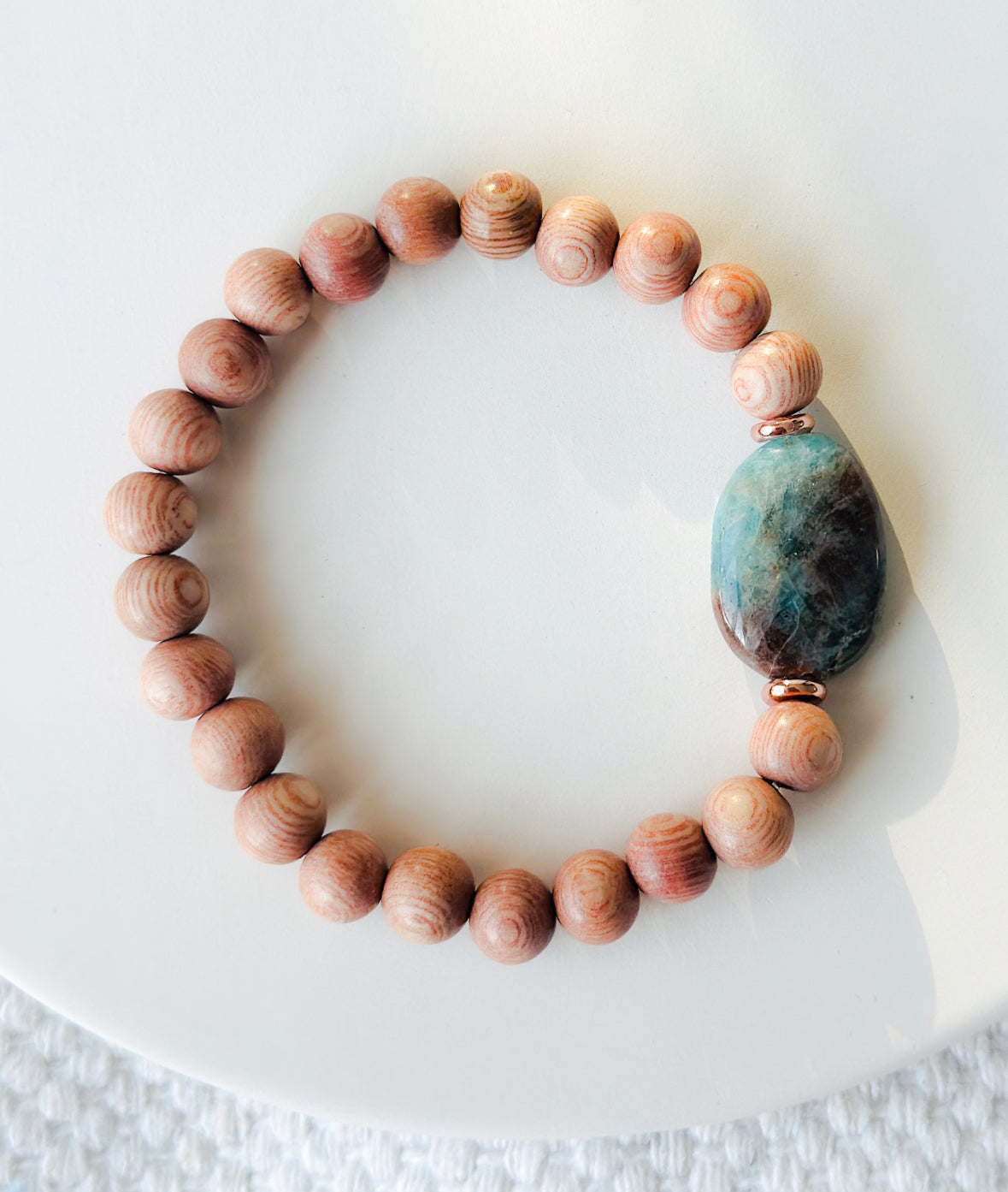 Rosewood gemstone bracelet with a Apatite gemstone focal bead