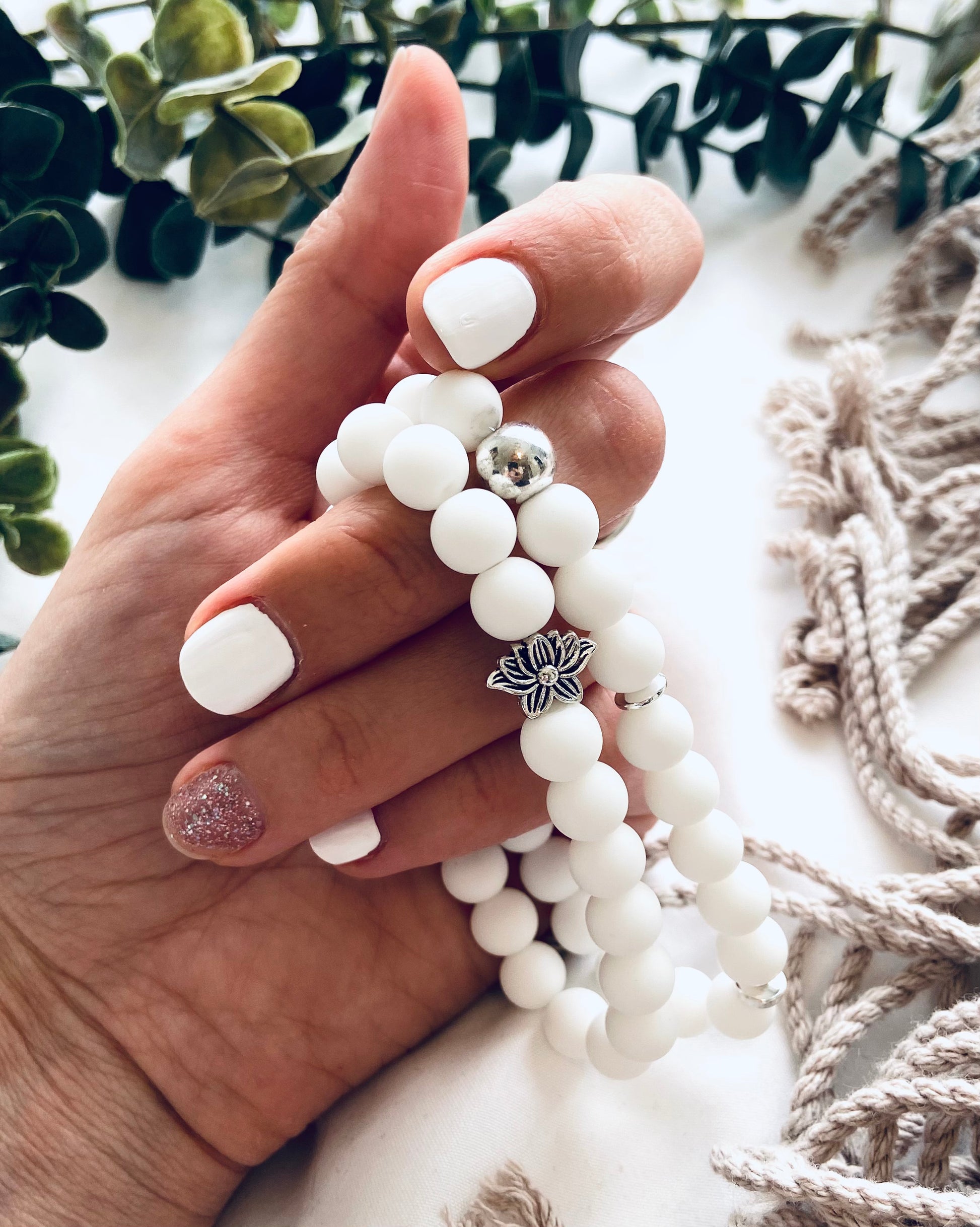 white agate gemstone bracelets